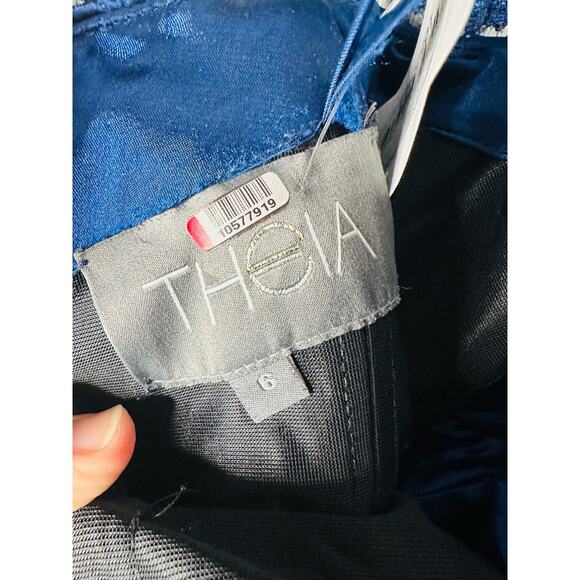 THEIA Dark Blue Metallic Floral Lace Overlay Shimmering Element Gown Size 6 - Picture 12 of 16